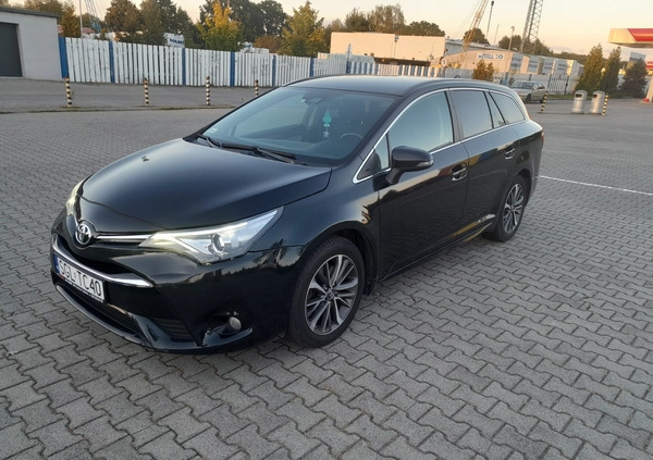Toyota Avensis cena 49900 przebieg: 173526, rok produkcji 2017 z Odolanów małe 29